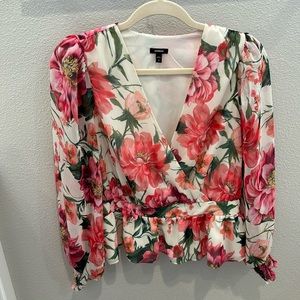 Size M floral chiffon peplum top